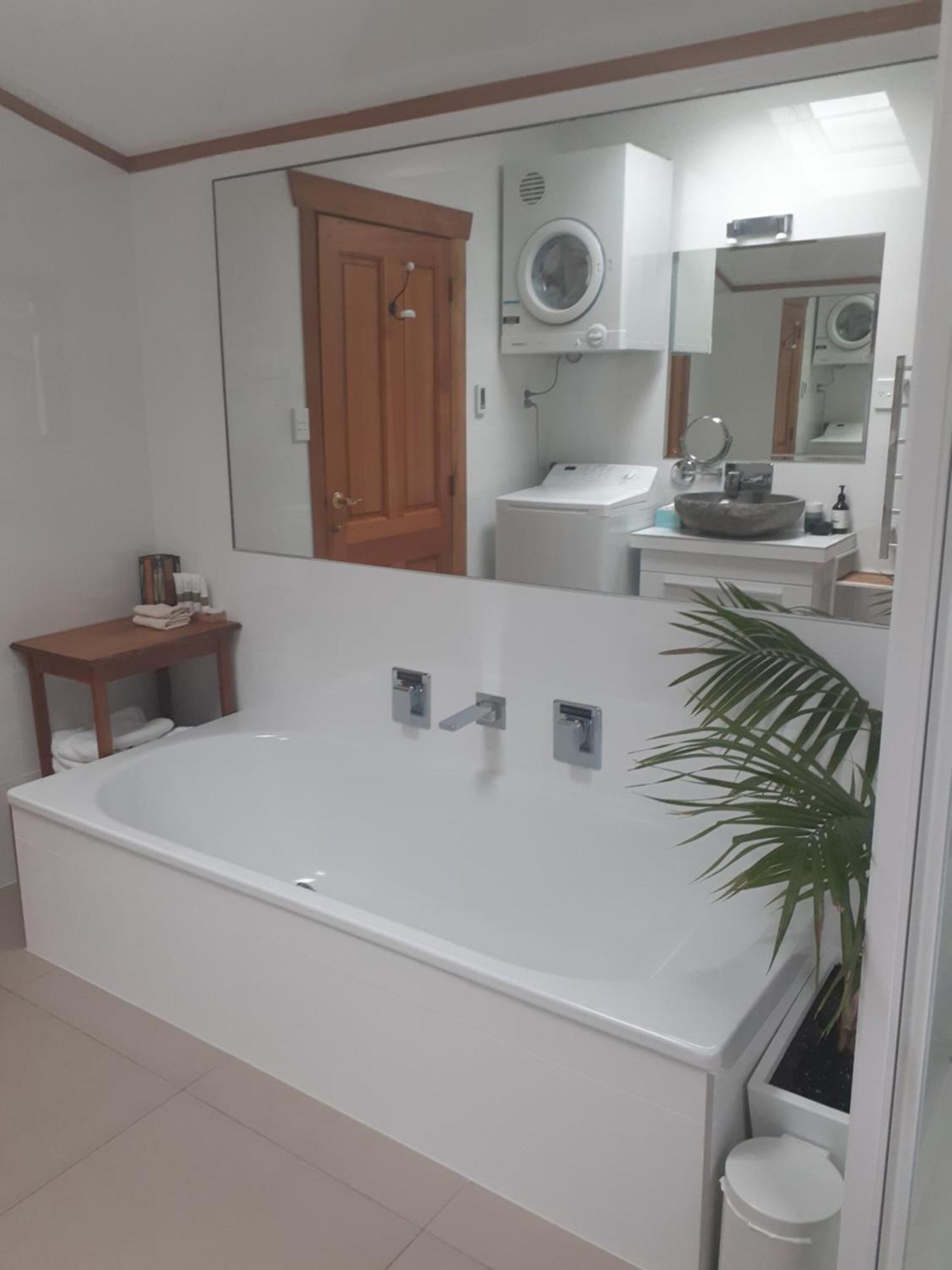 Tarawhata Thermal Apartment New Plymouth Esterno foto